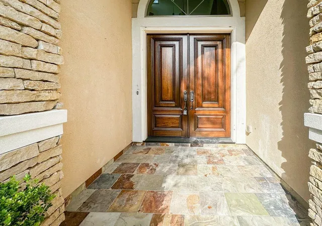 Photo 4 of Single family home for sale at 14 Spincaster Dr, Spring, TX 77389 | MLS# 47161874 | Listing updated on 2026-09-15