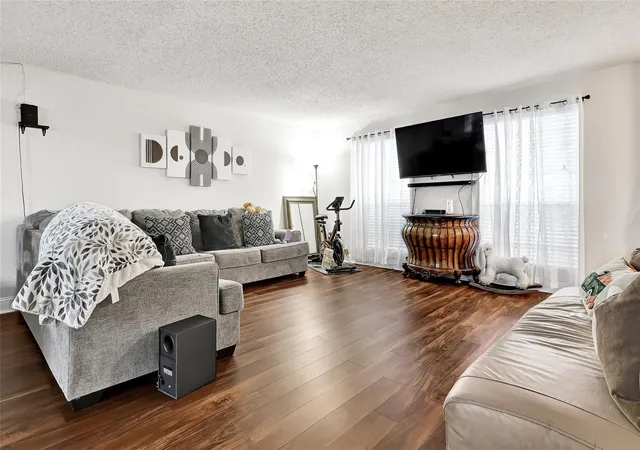 3rd image of 11002 Hammerly Blvd #223, Houston, TX 77043 | MLS# 97233908