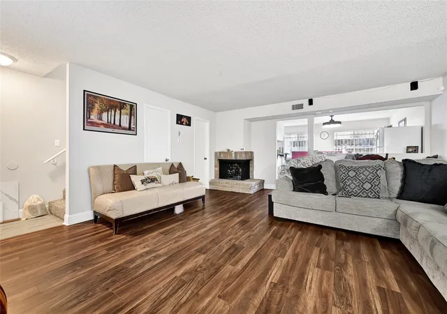 4th image of 11002 Hammerly Blvd #223, Houston, TX 77043 | MLS# 97233908