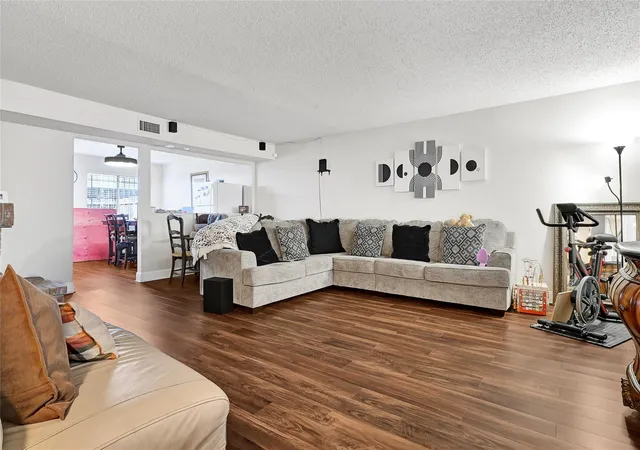 5th image of 11002 Hammerly Blvd #223, Houston, TX 77043 | MLS# 97233908