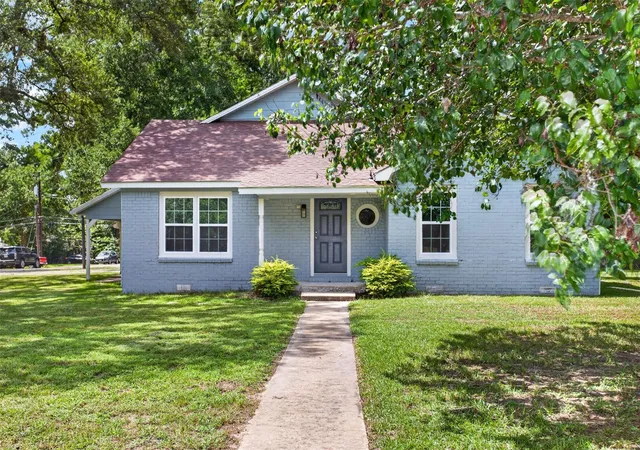 Photo 1 of Single family home for sale at 328 Sunset Blvd, Lufkin, TX 75904 | MLS# 14341351 | Listing updated on 2026-07-19
