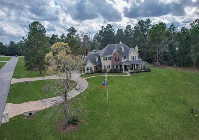 Photo 2 of Single family home for sale at 26231 Crown Ranch Blvd, Montgomery, TX 77316 | MLS# 64442532 | Listing updated on 2026-08-30