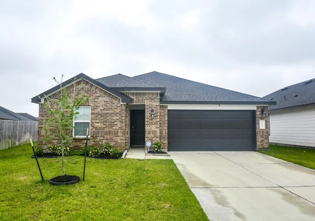 Photo 1 of Single family home for sale at 1111 Desert Willow Dr, Rosharon, TX 77583 | MLS# 82244168 | Listing updated on 2026-08-30