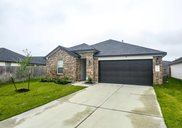 Photo 2 of Single family home for sale at 1111 Desert Willow Dr, Rosharon, TX 77583 | MLS# 82244168 | Listing updated on 2026-08-30