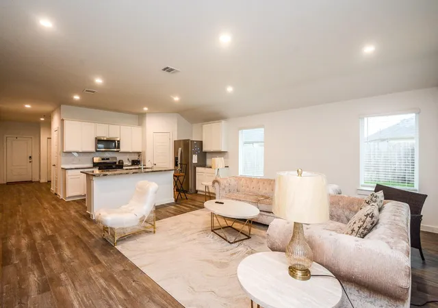 Photo 3 of Single family home for sale at 1111 Desert Willow Dr, Rosharon, TX 77583 | MLS# 82244168 | Listing updated on 2026-08-30
