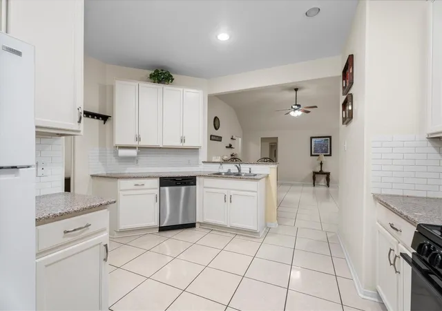 3rd image of 2615 Magnolia Fair Wy, Spring, TX 77386 | MLS# 61852975