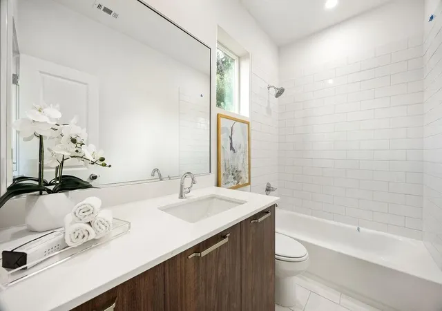 5th image of 1727 Mary St, Houston, TX 77026 | MLS# 55125839