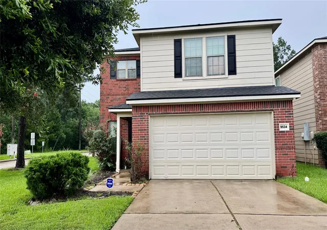 Photo 2 of Sale Pending at 9534 Brandon Rock Ln, Houston, TX 77044 | MLS# 15804037 | Listing updated on 2026-09-11