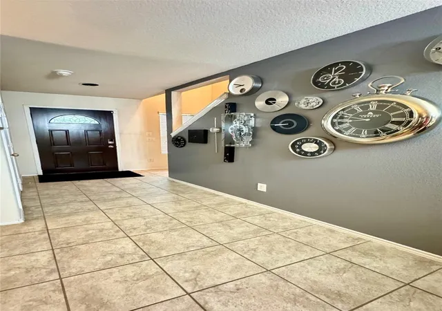 Photo 3 of Sale Pending at 9534 Brandon Rock Ln, Houston, TX 77044 | MLS# 15804037 | Listing updated on 2026-09-11