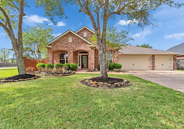 Photo 1 of Sale Pending at 2109 Noblewood Ct, League City, TX 77573 | MLS# 47233990 | Listing updated on 2026-08-31