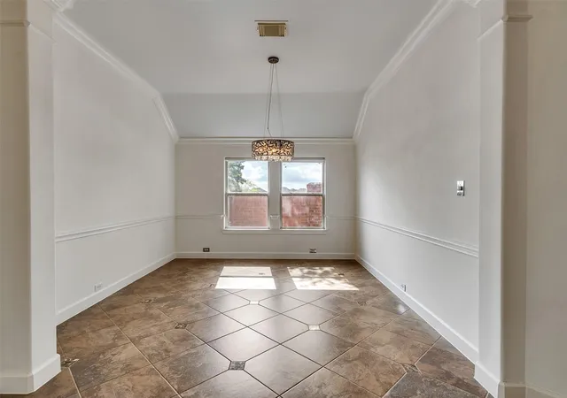Photo 4 of Sale Pending at 2109 Noblewood Ct, League City, TX 77573 | MLS# 47233990 | Listing updated on 2026-08-31