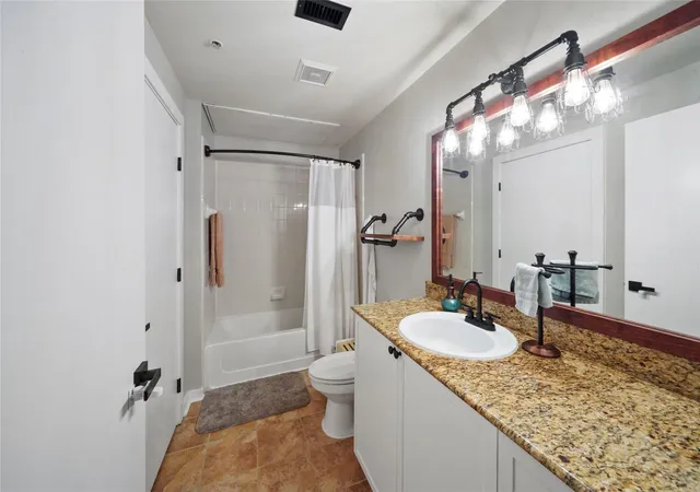 5th image of 2000 Bagby St, Houston, TX 77002