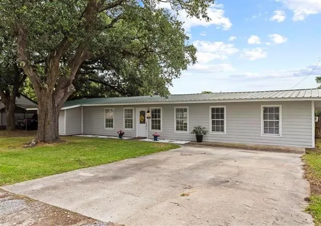 Homes for sale in Bridge City, TX | 765 Sudduth, Bridge City, TX 77611 | MLS# 88912303