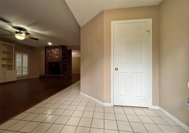Photo 4 of Sale Pending at 75 W Stony Brg Cir, Spring, TX 77381 | MLS# 40516421 | Listing updated on 2026-09-05