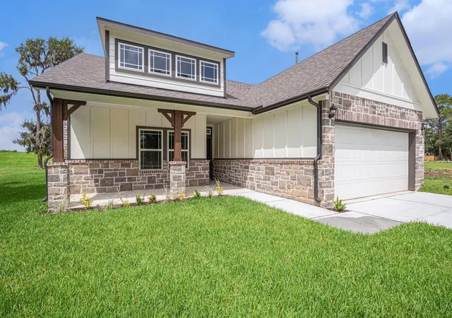 Homes for sale in West Columbia, TX | 2102 Twin Lakes Blvd, West Columbia, TX 77486 | MLS# 50960992