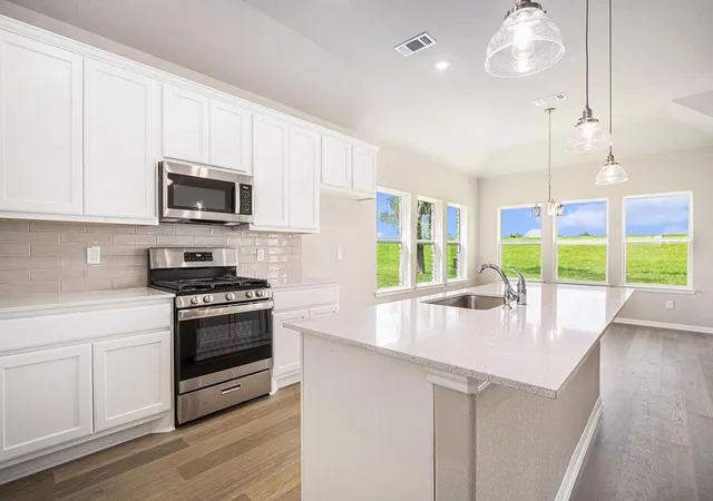 5th image of 2102 Twin Lakes Blvd, West Columbia, TX 77486 | MLS# 50960992