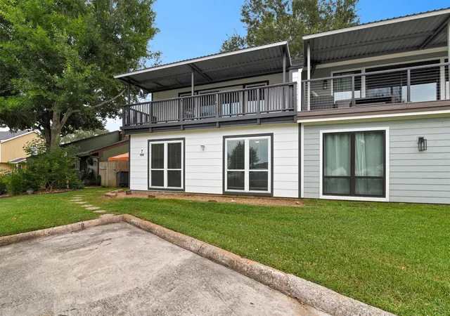Photo 2 of Townhouse for sale at 7 April Point Dr N, Montgomery, TX 77356 | MLS# 29638451 | Listing updated on 2026-07-22