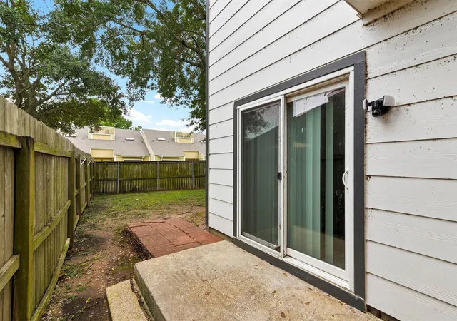 Photo 3 of Townhouse for sale at 7 April Point Dr N, Montgomery, TX 77356 | MLS# 29638451 | Listing updated on 2026-07-22