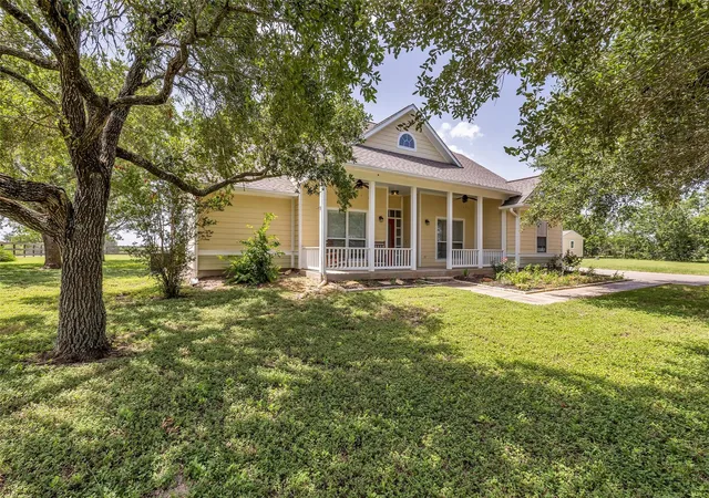 2nd image of 1075 Harrisburg Rd, Brenham, TX 77833 | MLS# 2567190