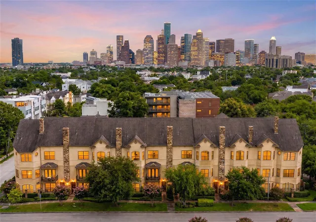 1st image of 2409 Commonwealth St, Houston, TX 77006 | MLS# 94259161