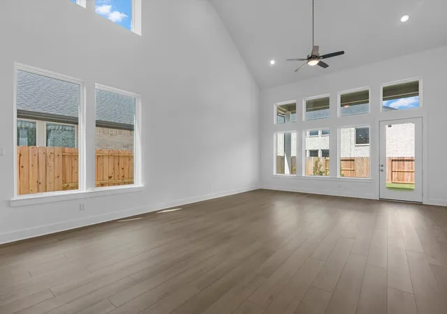 5th image of 8002 Treetop View Dr, Fulshear, TX 77441 | MLS# 27460291