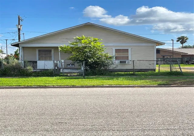 Homes for sale in Freeport, TX | 1022 W Broad St, Freeport, TX 77541 | MLS# 17678777