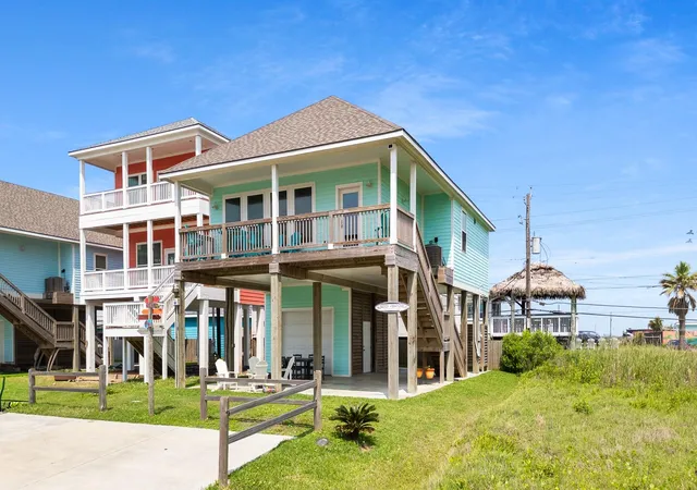Photo 2 of Single family home for sale at 17514 Bristow Dr, Galveston, TX 77554 | MLS# 94285425 | Listing updated on 2026-08-31