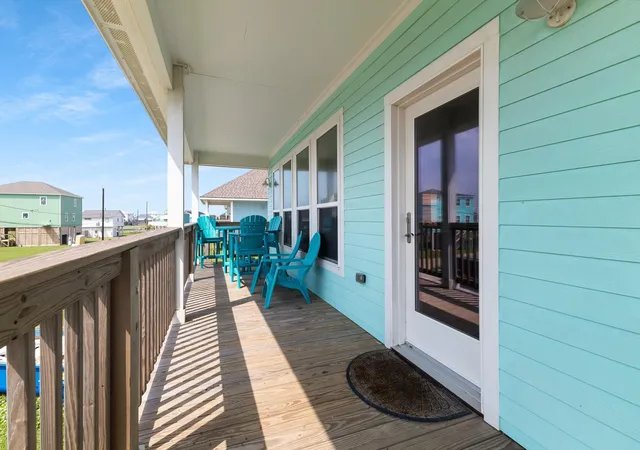Photo 3 of Single family home for sale at 17514 Bristow Dr, Galveston, TX 77554 | MLS# 94285425 | Listing updated on 2026-08-31