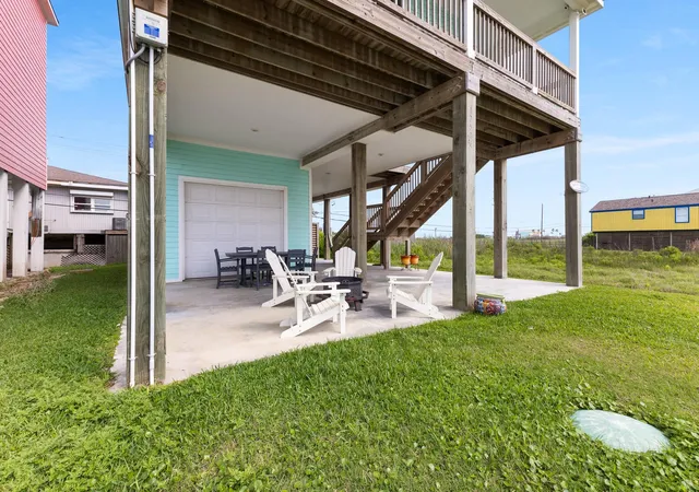 Photo 4 of Single family home for sale at 17514 Bristow Dr, Galveston, TX 77554 | MLS# 94285425 | Listing updated on 2026-08-31