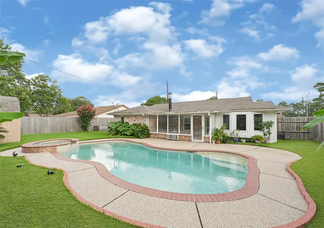 1st image of 10010 Lost Pine Dr, Baytown, TX 77521 | MLS# 73489025