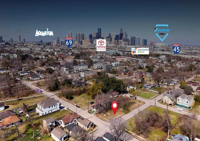 Photo 3 of Land for sale at 2712, 2714 & 2716 Nettleton St, Houston, TX 77004 | MLS# 25256635 | Listing updated on 2026-08-26