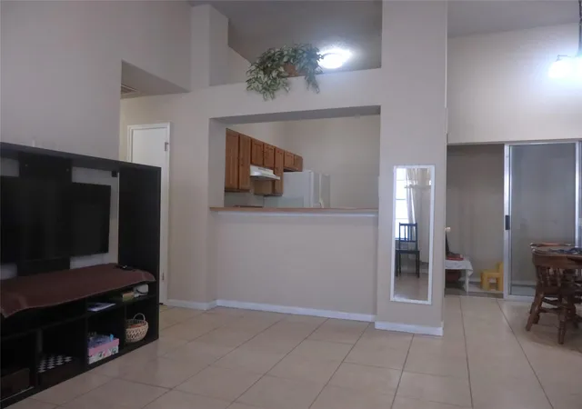 Photo 3 of Single family home for sale at 11552 Springshire Dr, Houston, TX 77066 | MLS# 72636920 | Listing updated on 2026-09-12