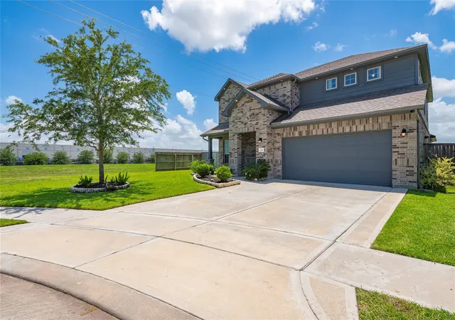 3rd image of 288 Kara Mist Ct, La Porte, TX 77571 | MLS# 48910630