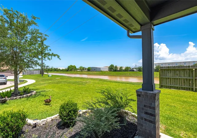5th image of 288 Kara Mist Ct, La Porte, TX 77571 | MLS# 48910630