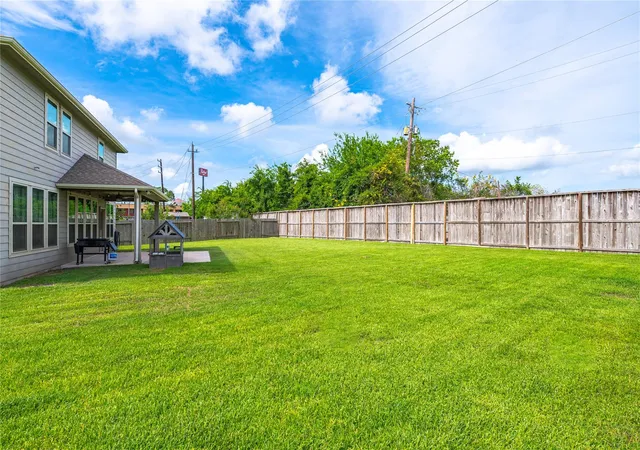 Homes for sale in La Marque, TX | 363 Century Oaks Ln, La Marque, TX 77568 | MLS# 83768369