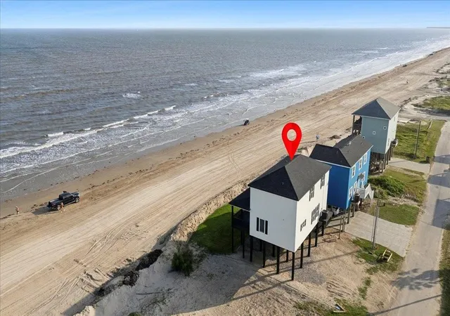 Photo 3 of Single family home for sale at 1326 Emerald Dr, Port Bolivar, TX 77650 | MLS# 78067347 | Listing updated on 2026-06-22