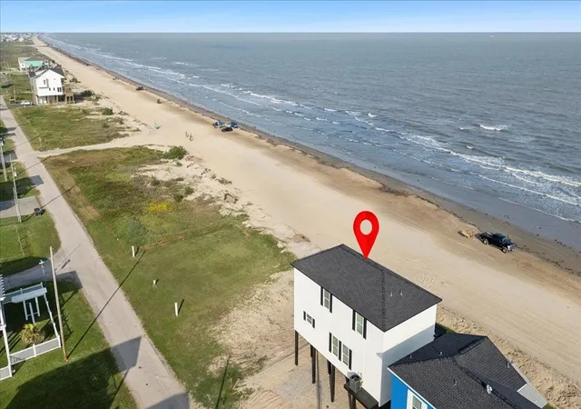 Photo 3 of Single family home for sale at 1326 Emerald Dr, Port Bolivar, TX 77650 | MLS# 78067347 | Listing updated on 2026-06-22