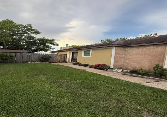 Homes for sale in Houston, TX | 6018 Beaconridge Dr, Houston, TX 77053 | MLS# 37629119