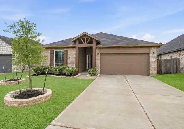 3rd image of 814 White Pine Haven Ln, Crosby, TX 77532 | MLS# 88134361