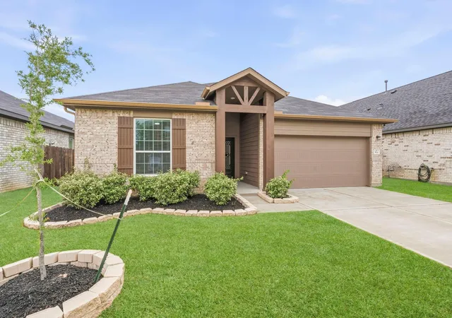 4th image of 814 White Pine Haven Ln, Crosby, TX 77532 | MLS# 88134361