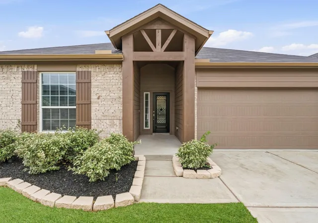5th image of 814 White Pine Haven Ln, Crosby, TX 77532 | MLS# 88134361