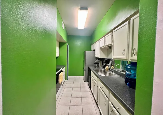 Photo 3 of Condo for sale at 7254 Regency Square Ct #7254, Houston, TX 77036 | MLS# 36169976 | Listing updated on 2026-09-22