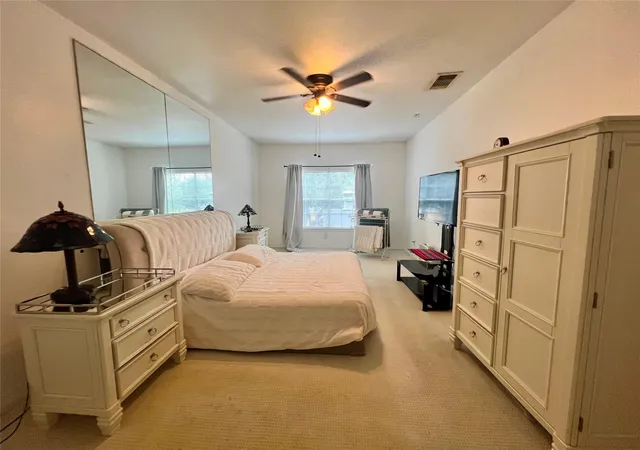 Listing Photo 4 - Condo for sale in building located at 7254 Regency Sq Ct, Houston, TX 77036 - Unit #7254