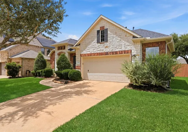 Homes for sale in Pearland, TX | 13401 Indigo Sands Dr, Pearland, TX 77584 | MLS# 8600811