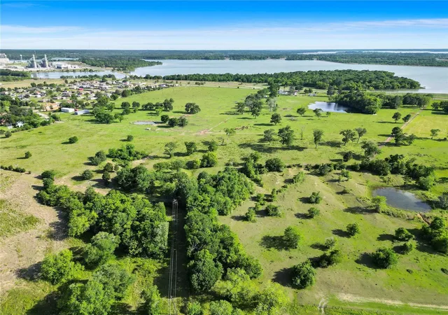 Photo 2 of Sale Pending at 11250 Longstreet Rd, Willis, TX 77318 | MLS# 57854705 | Listing updated on 2026-09-16