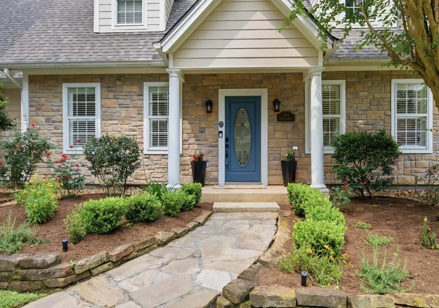 Photo 3 of Single family home for sale at 5 Maystar Ct, Spring, TX 77380 | MLS# 75411151 | Listing updated on 2026-06-25
