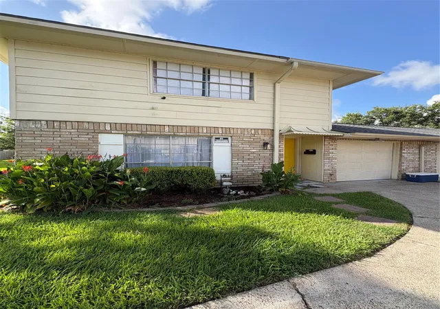 41st image of 17119 Blackhawk Blvd, Friendswood, TX 77546 | MLS# 43277934