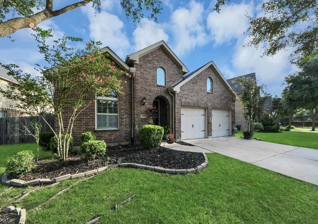 Photo 3 of Single family home for sale at 28802 Crested Butte Dr, Katy, TX 77494 | MLS# 41436103 | Listing updated on 2026-09-26