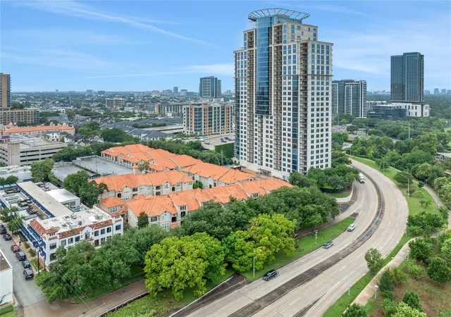 Photo 1 of Sale Pending at 3231 Allen Pkwy #1210, Houston, TX 77019 | MLS# 19323825 | Listing updated on 2026-09-11