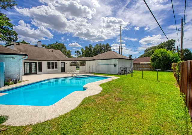1st image of 414 N Pecan Dr, Tomball, TX 77375 | MLS# 20933488